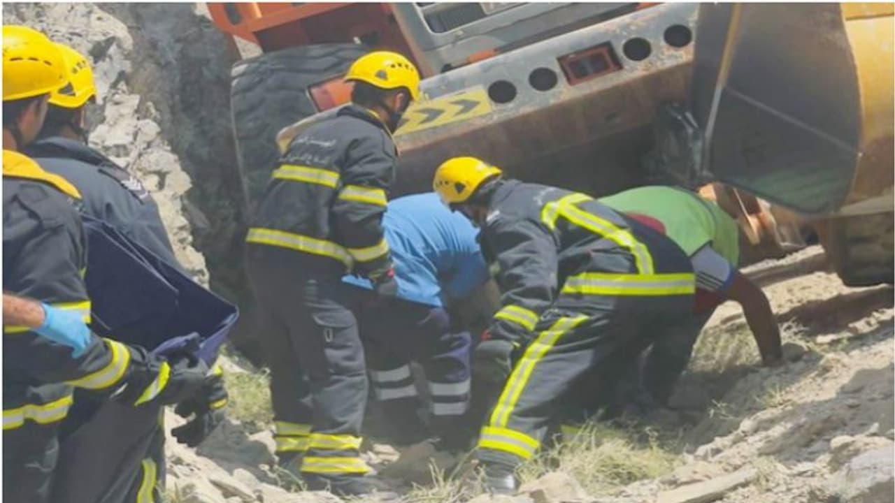 നിര്മ്മാണ സ്ഥലത്ത് അപകടം; പ്രവാസി തൊഴിലാളി മരിച്ചു നിര്മ്മാണ സ്ഥലത്ത് അപകടം; പ്രവാസി തൊഴിലാളി മരിച്ചു