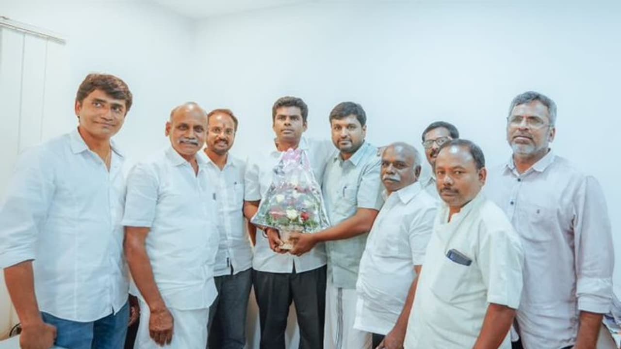 பாஜகவில் இணைந்த திமுக நிர்வாகி… காரணம் இதுதான்… அண்ணாமலை டிவீட்!! பாஜகவில் இணைந்த திமுக நிர்வாகி… காரணம் இதுதான்… அண்ணாமலை டிவீட்!!