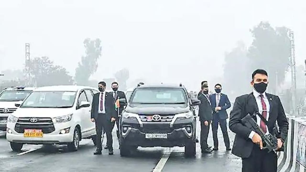 पंजाब में PM मोदी की सुरक्षा में चूक का मामला: सुप्रीम कोर्ट ने माना फिरोजपुर SSP लॉ एंड ऑर्डर में फेल पंजाब में PM मोदी की सुरक्षा में चूक का मामला: सुप्रीम कोर्ट ने माना फिरोजपुर SSP लॉ एंड ऑर्डर में फेल