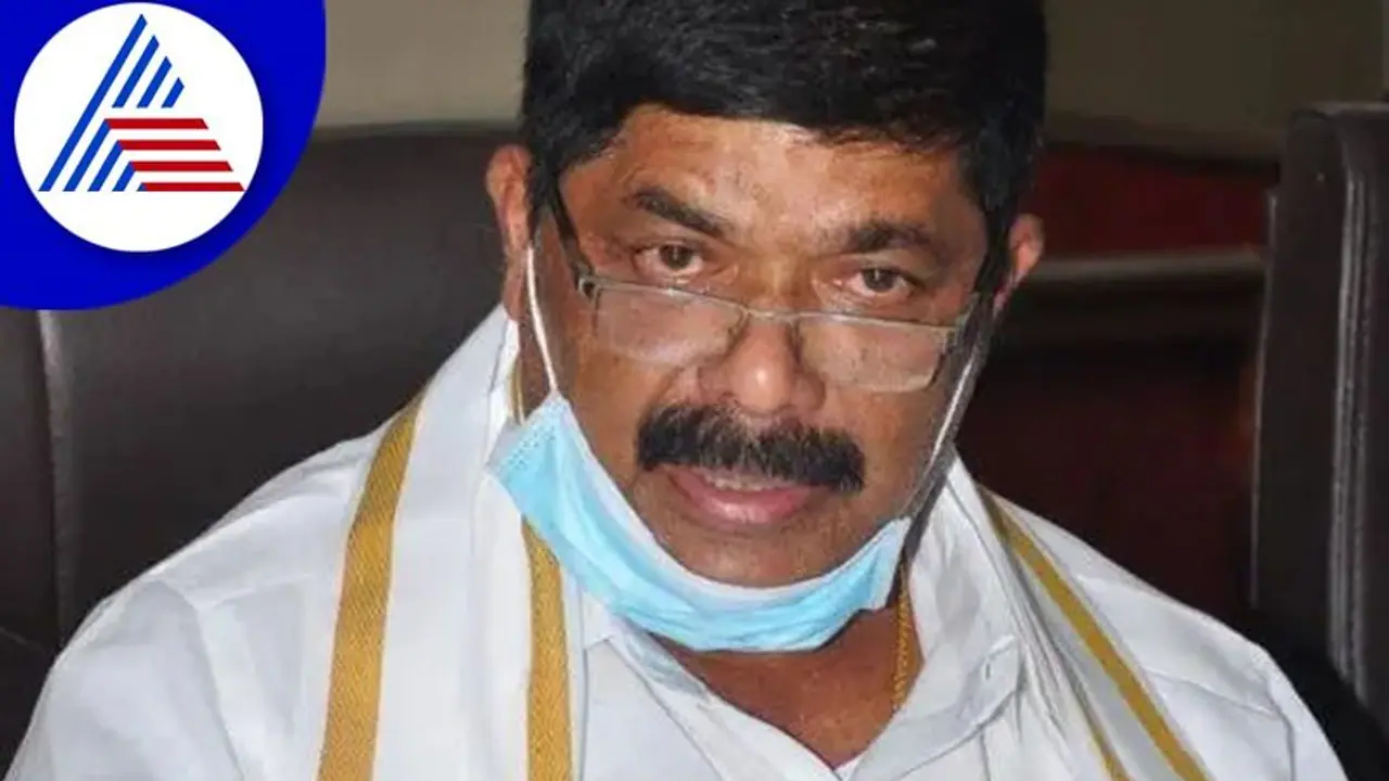 ದಶಪಥ ಹೆದ್ದಾರಿಗೆ ಕಾಂಗ್ರೆಸ್ ಕೊಡುಗೆ ಇಲ್ಲ: ಸಚಿವ ಕೆ.ಗೋಪಾಲಯ್ಯ ದಶಪಥ ಹೆದ್ದಾರಿಗೆ ಕಾಂಗ್ರೆಸ್ ಕೊಡುಗೆ ಇಲ್ಲ: ಸಚಿವ ಕೆ.ಗೋಪಾಲಯ್ಯ