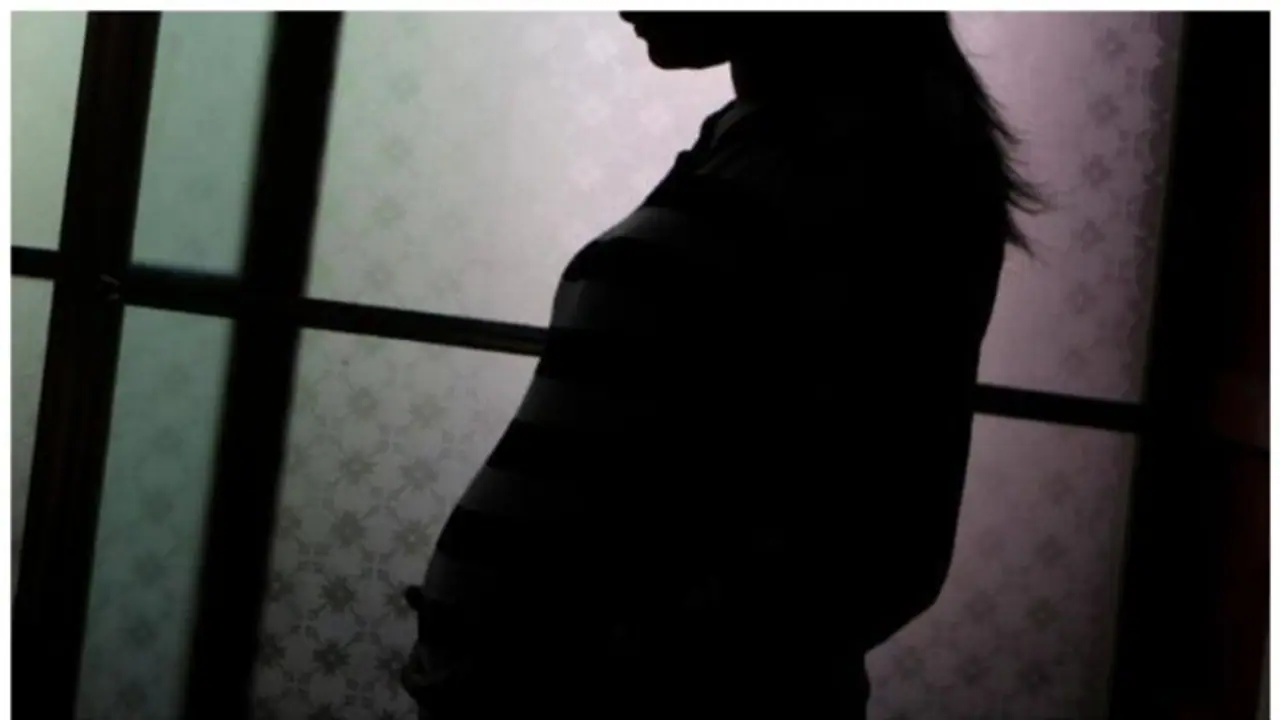 മുരിക്കാശ്ശേരിയിൽ പത്താം ക്ലാസുകാരി ഗർഭിണിയായി; ബന്ധുവായ 19കാരന് അറസ്റ്റില് മുരിക്കാശ്ശേരിയിൽ പത്താം ക്ലാസുകാരി ഗർഭിണിയായി; ബന്ധുവായ 19കാരന് അറസ്റ്റില്