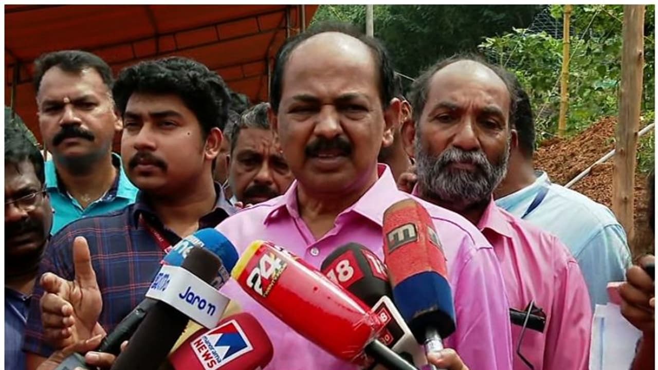 ഫോണ് സംഭാഷണ വിവാദം;'എന്തിനാണ് വിളിച്ചതെന്ന് പരിശോധിക്കൂ,കുറ്റക്കാരനെങ്കിൽ ഏറ്റെടുക്കാൻ തയ്യാര്': ജി ആർ അനിൽ ഫോണ് സംഭാഷണ വിവാദം;'എന്തിനാണ് വിളിച്ചതെന്ന് പരിശോധിക്കൂ,കുറ്റക്കാരനെങ്കിൽ ഏറ്റെടുക്കാൻ തയ്യാര്': ജി ആർ അനിൽ