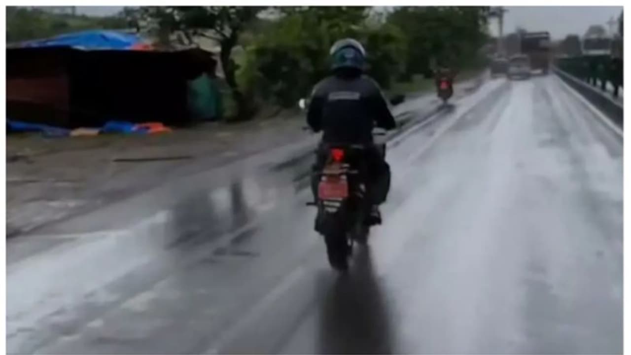 ആരാധകരേ ശാന്തരാകുവിന്, ഇന്ത്യന് റോഡിലുണ്ട് പുത്തന് ഡ്യൂക്കെന്ന 'നല്ലോവന്'! ആരാധകരേ ശാന്തരാകുവിന്, ഇന്ത്യന് റോഡിലുണ്ട് പുത്തന് ഡ്യൂക്കെന്ന 'നല്ലോവന്'!