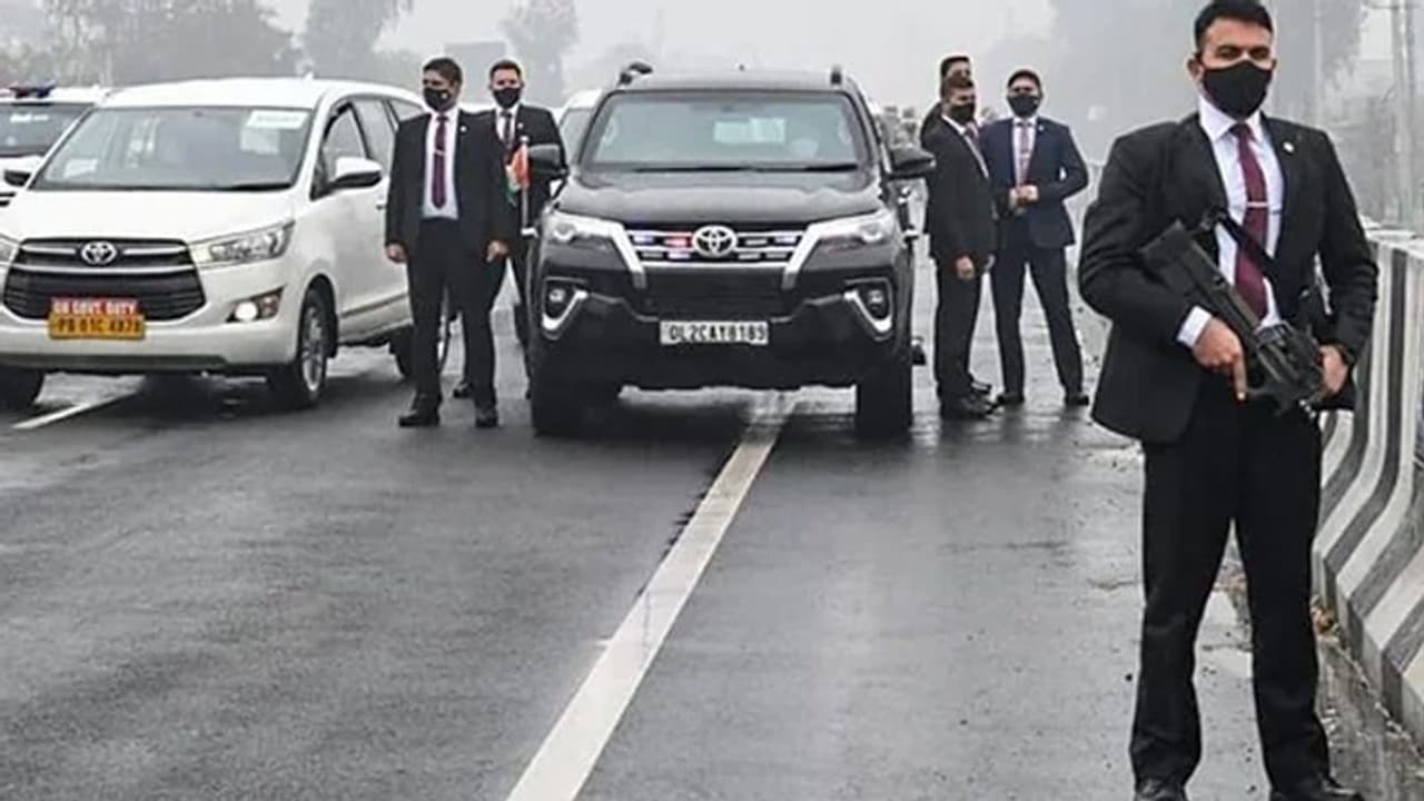 ಪ್ರಧಾನಿ ಮೋದಿಗೆ ಭಾರಿ ಭದ್ರತಾ ಲೋಪ: 7 ಪೊಲೀಸರ ಅಮಾನತು ಮಾಡಿದ ಸರ್ಕಾರ