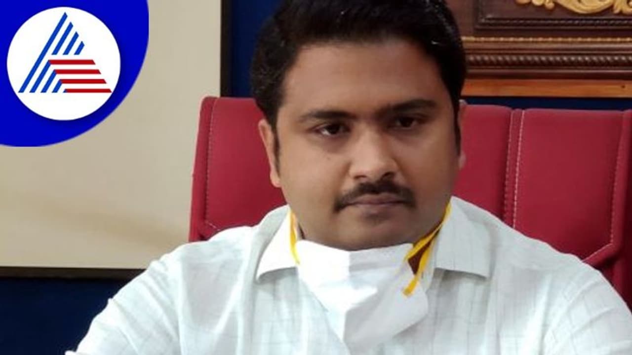 ಎಲ್ಲರೂ Ayushman Bharat Card ಪಡೆಯಲಿ ಡಿಸಿ ಮುಗಿಲನ್