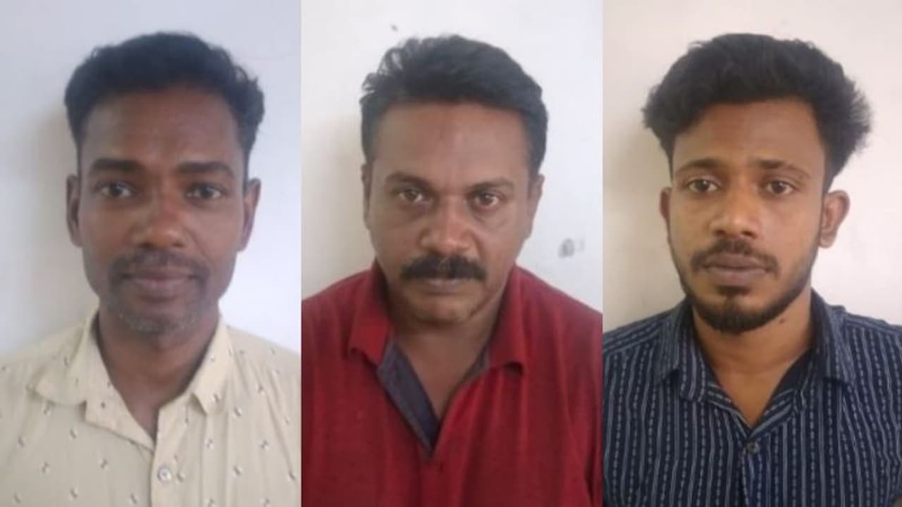 വീട്ടമ്മയെ തട്ടിക്കൊണ്ടുപോയി 40 പവന് കവര്ന്ന് റോഡിലുപേക്ഷിച്ച സംഭവം; മൂന്ന് പ്രതികള് കൂടി പിടിയില് വീട്ടമ്മയെ തട്ടിക്കൊണ്ടുപോയി 40 പവന് കവര്ന്ന് റോഡിലുപേക്ഷിച്ച സംഭവം; മൂന്ന് പ്രതികള് കൂടി പിടിയില്