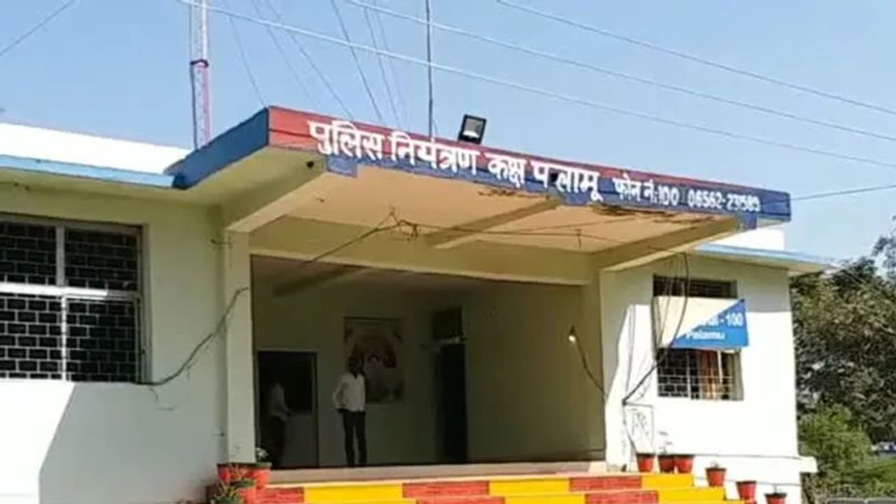 झारखंड में समाज के ठेकेदारों के अत्याचार की शिकार हुई महिला, झूठें आरोपों से आहत होकर किया सुसाइड