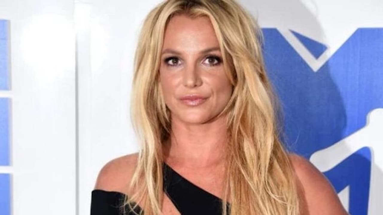 ब्रिटनी स्पीयर्स ने पहले डीएक्टिवेट किया इंस्टाग्राम, फिर ट्वीट के जरिए बताई ऐसा करने की वजह ब्रिटनी स्पीयर्स ने पहले डीएक्टिवेट किया इंस्टाग्राम, फिर ट्वीट के जरिए बताई ऐसा करने की वजह