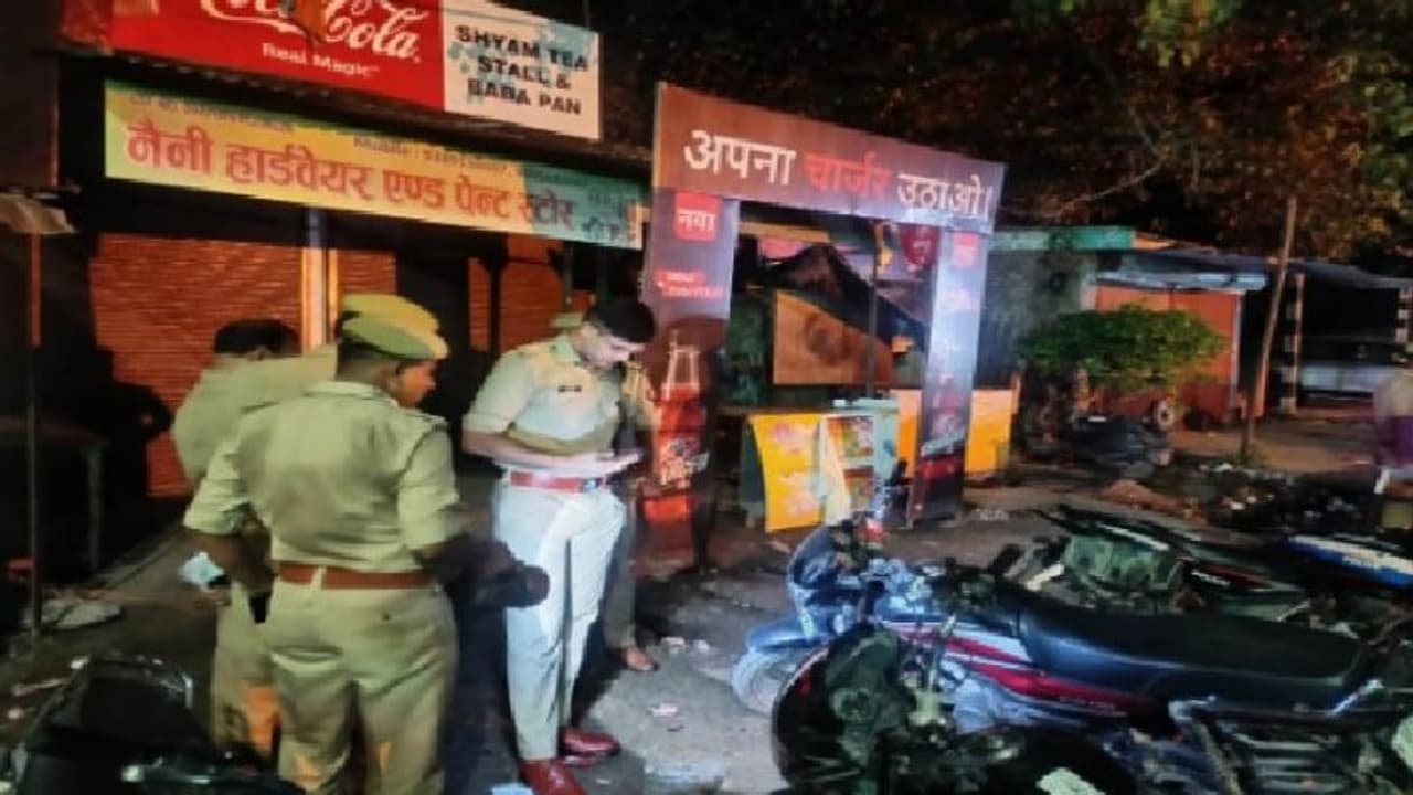 प्रयागराज में बाइक सवार व्यवसायी की गोली मारकर हत्या, पुलिस तलाश रही इन सवालों के जवाब प्रयागराज में बाइक सवार व्यवसायी की गोली मारकर हत्या, पुलिस तलाश रही इन सवालों के जवाब