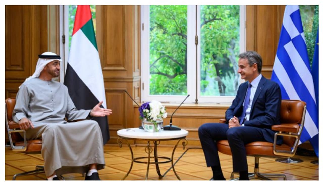 ഔദ്യോഗിക സന്ദര്ശനത്തിനായി യുഎഇ പ്രസിഡന്റ് ഗ്രീസിലെത്തി ഔദ്യോഗിക സന്ദര്ശനത്തിനായി യുഎഇ പ്രസിഡന്റ് ഗ്രീസിലെത്തി