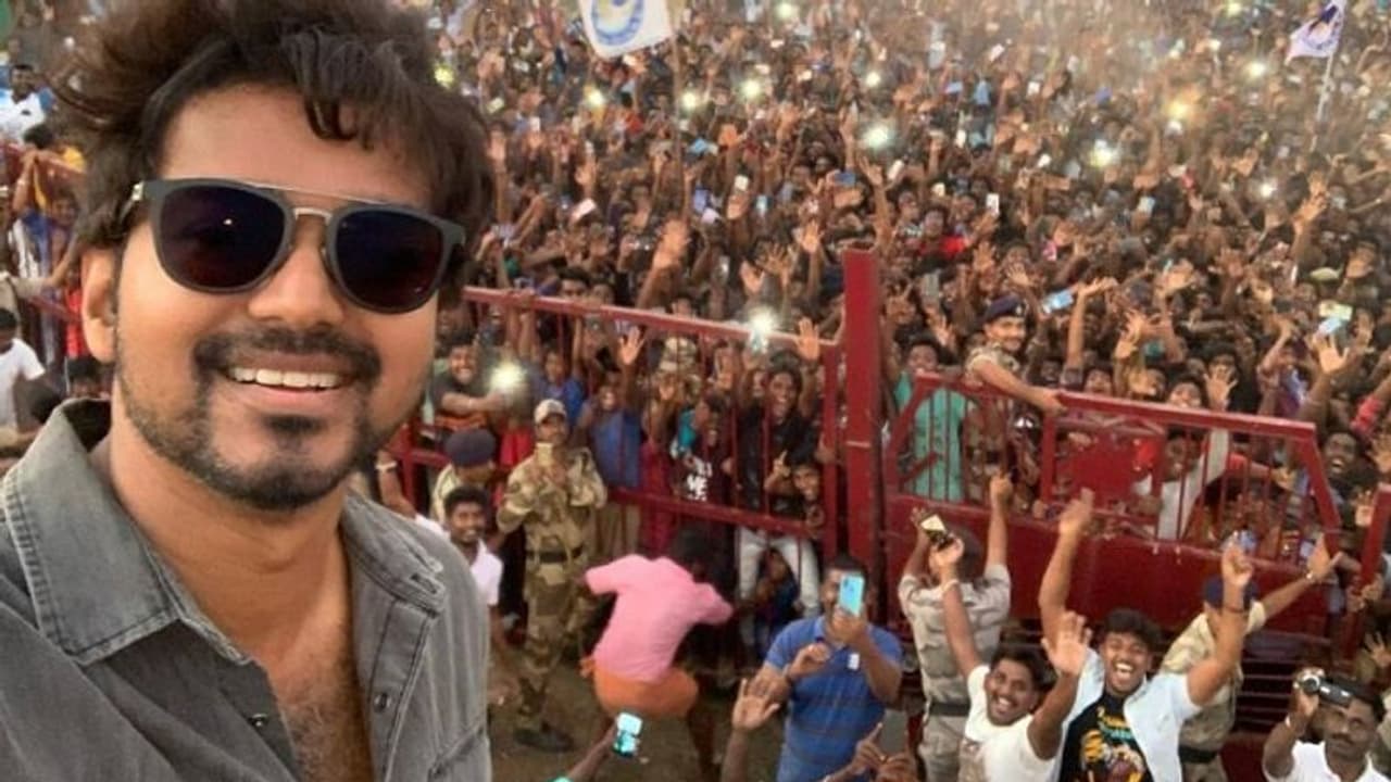 విజయ్ పొలిటికల్ ఎంట్రీ పక్కా..? గ్రౌండ్ లెవల్లో పనిచేస్తున్న దళపతి..