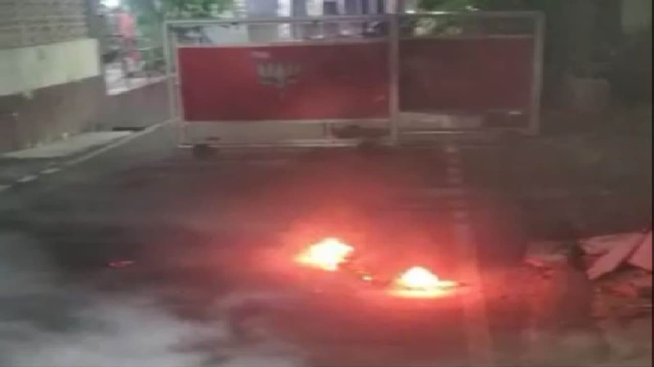 लखनऊ: बीजेपी कार्यालय के सामने युवक ने किया आत्मदाह का प्रयास, सामने आई ये बड़ी वजह लखनऊ: बीजेपी कार्यालय के सामने युवक ने किया आत्मदाह का प्रयास, सामने आई ये बड़ी वजह