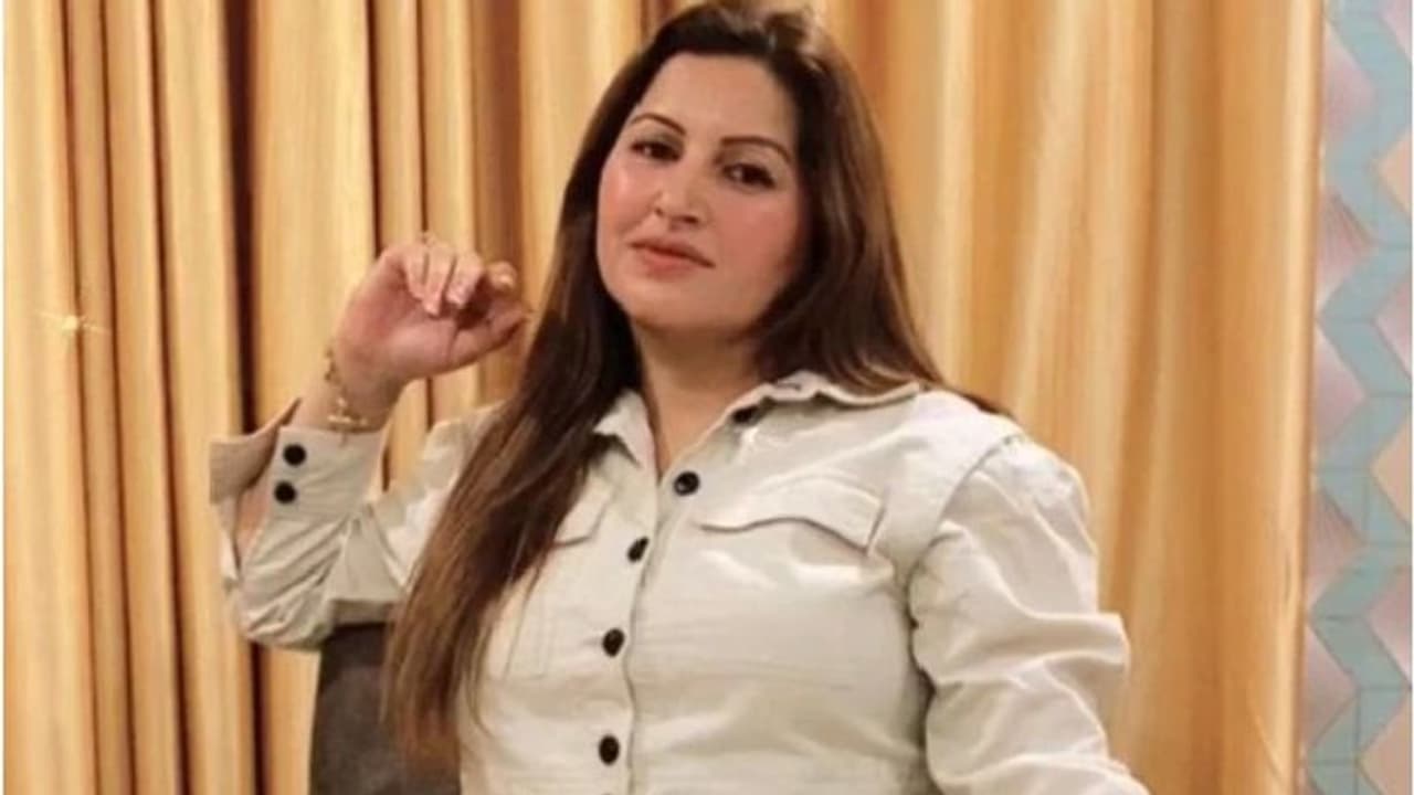 पति पत्नी थे सोनाली और PA सुधीर सांगवान! जांच में चौंकाने वाला खुलासा...गुरुग्राम फ्लैट से मिला बड़ा राज पति पत्नी थे सोनाली और PA सुधीर सांगवान! जांच में चौंकाने वाला खुलासा...गुरुग्राम फ्लैट से मिला बड़ा राज