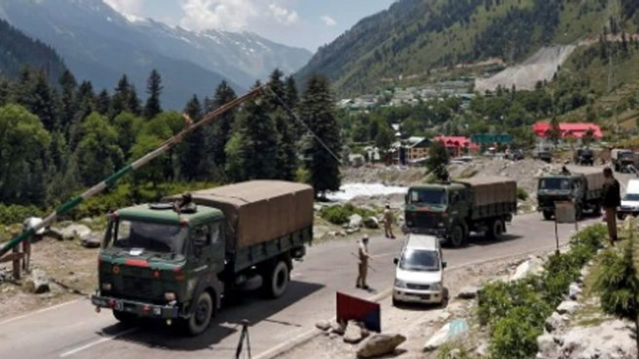 சீனாவுடன் மீண்டும் போரா? எல்லைப் பகுதியில் பதிலடி கொடுக்க தயார் நிலையில் இந்திய ராணுவம்!!