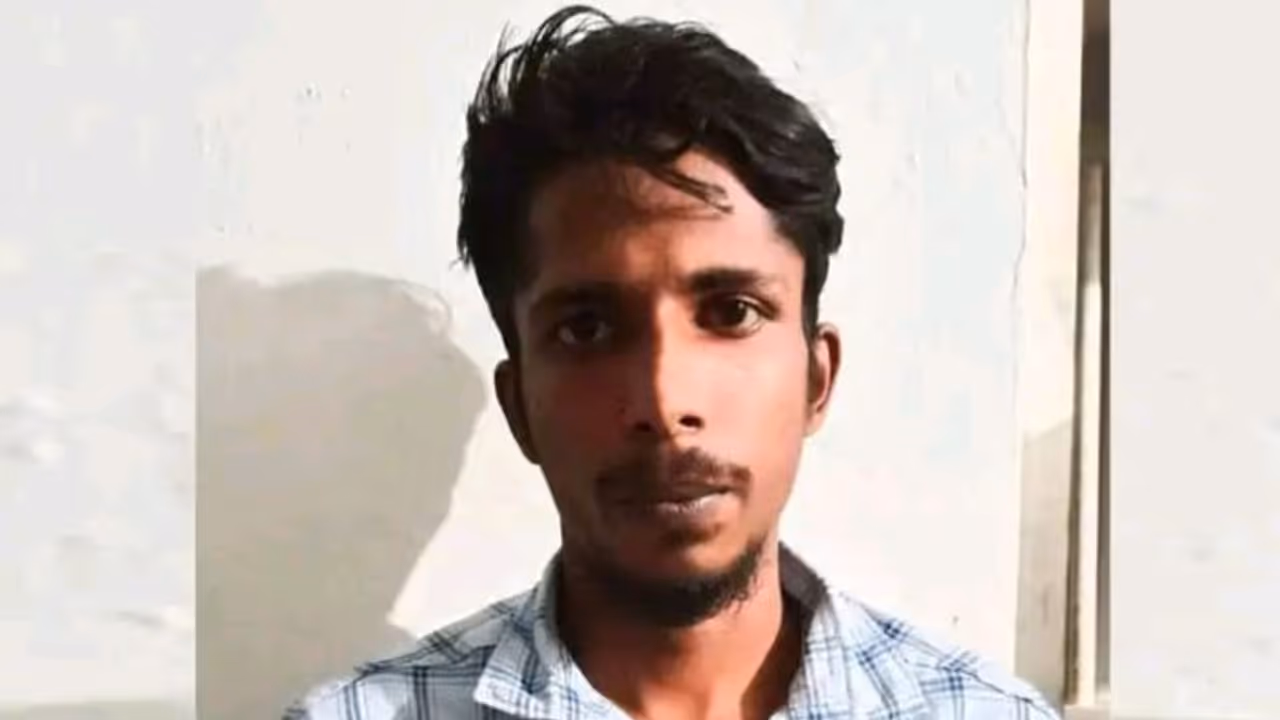 പൊലീസുകാരന്റെ വീട്ടിൽ കയറി കൊല്ലുമെന്ന് ഭീഷണി, ഒളിവിലായിരുന്ന പ്രതി കഞ്ചാവുമായി പിടിയിൽ പൊലീസുകാരന്റെ വീട്ടിൽ കയറി കൊല്ലുമെന്ന് ഭീഷണി, ഒളിവിലായിരുന്ന പ്രതി കഞ്ചാവുമായി പിടിയിൽ