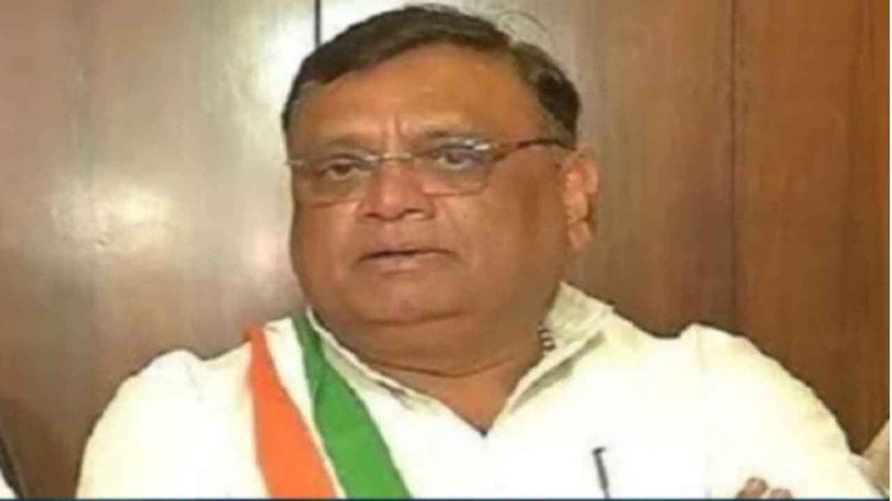 8 बजे रांची आएंगे प्रदेश कांग्रेस प्रभारी, MLA दल की बैठक में होंगे शामिल,रिजार्ट से लौंटेगे सभी मंत्री विधायक 8 बजे रांची आएंगे प्रदेश कांग्रेस प्रभारी, MLA दल की बैठक में होंगे शामिल,रिजार्ट से लौंटेगे सभी मंत्री विधायक