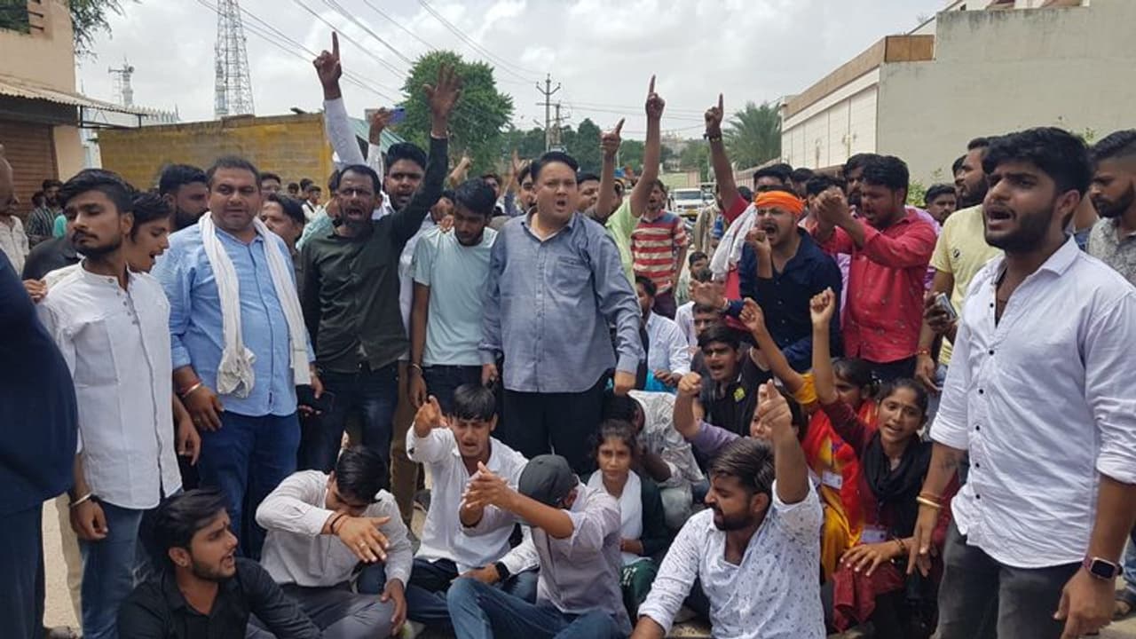 पीसीसी चीफ डोटासरा के गृह जिले में एनएसयूआई के पांच अध्यक्ष, दो जगह धांधली का आरोप पीसीसी चीफ डोटासरा के गृह जिले में एनएसयूआई के पांच अध्यक्ष, दो जगह धांधली का आरोप