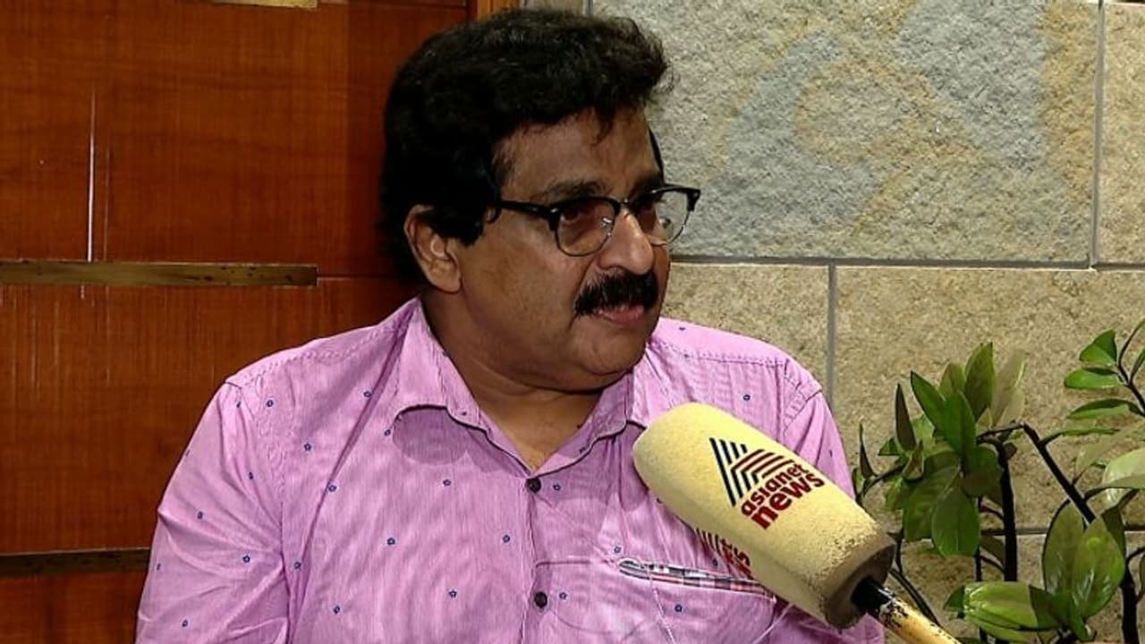 കുട്ടികളുടേത് മാത്രമല്ല, ഫുട്ബോൾ ആവേശം മുതിർന്നവരുടേതും; സമസ്ത നിയന്ത്രണത്തിൽ എം കെ മുനീർ