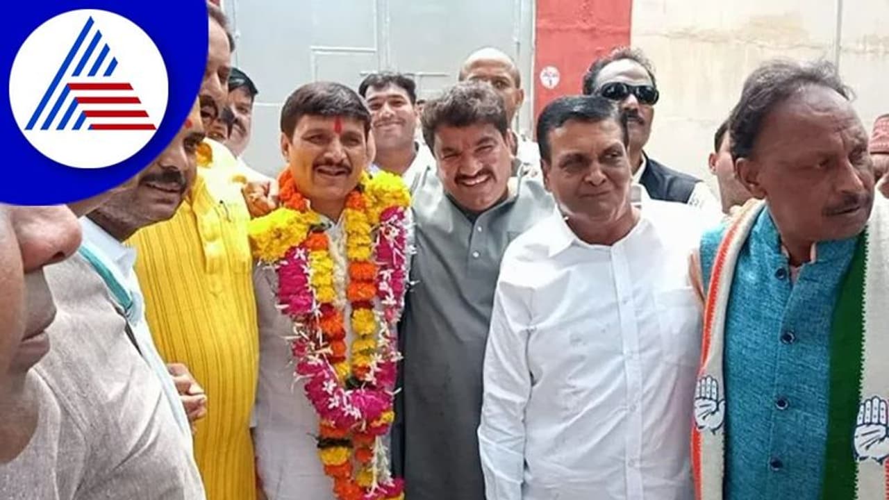 ಜೈಲಿನಿಂದ ಬಿಡುಗಡೆಯಾಗುತ್ತಿದ್ದಂತೆ ಭರ್ಜರಿ ಸ್ವಾಗತ: ಕಾಂಗ್ರೆಸ್ ಕಾರ್ಪೋರೇಟರ್‌ಗೆ ಹಾಲಿನ ಅಭಿಷೇಕ