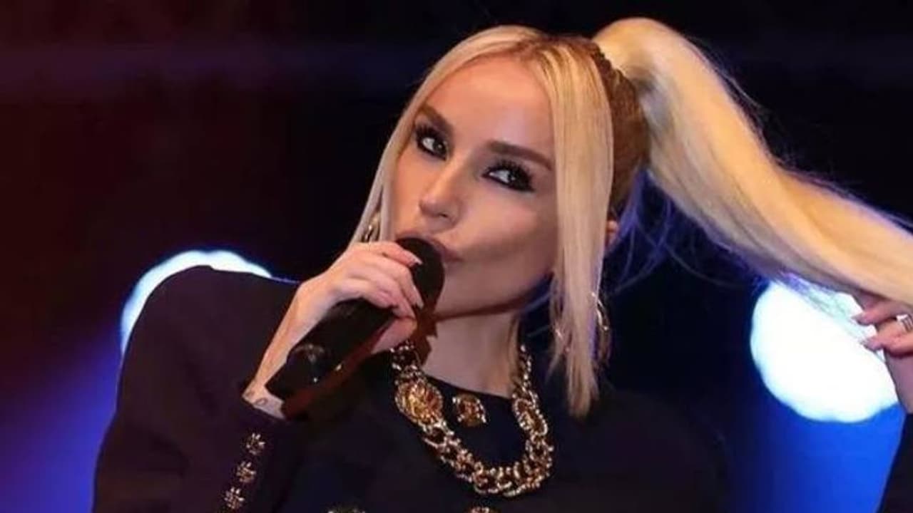 മതപാഠശാലകളെ കുറിച്ച് തമാശ പറഞ്ഞു 'തുർക്കിയുടെ മഡോണ' അറസ്റ്റിൽ, വിമർശനം മതപാഠശാലകളെ കുറിച്ച് തമാശ പറഞ്ഞു 'തുർക്കിയുടെ മഡോണ' അറസ്റ്റിൽ, വിമർശനം