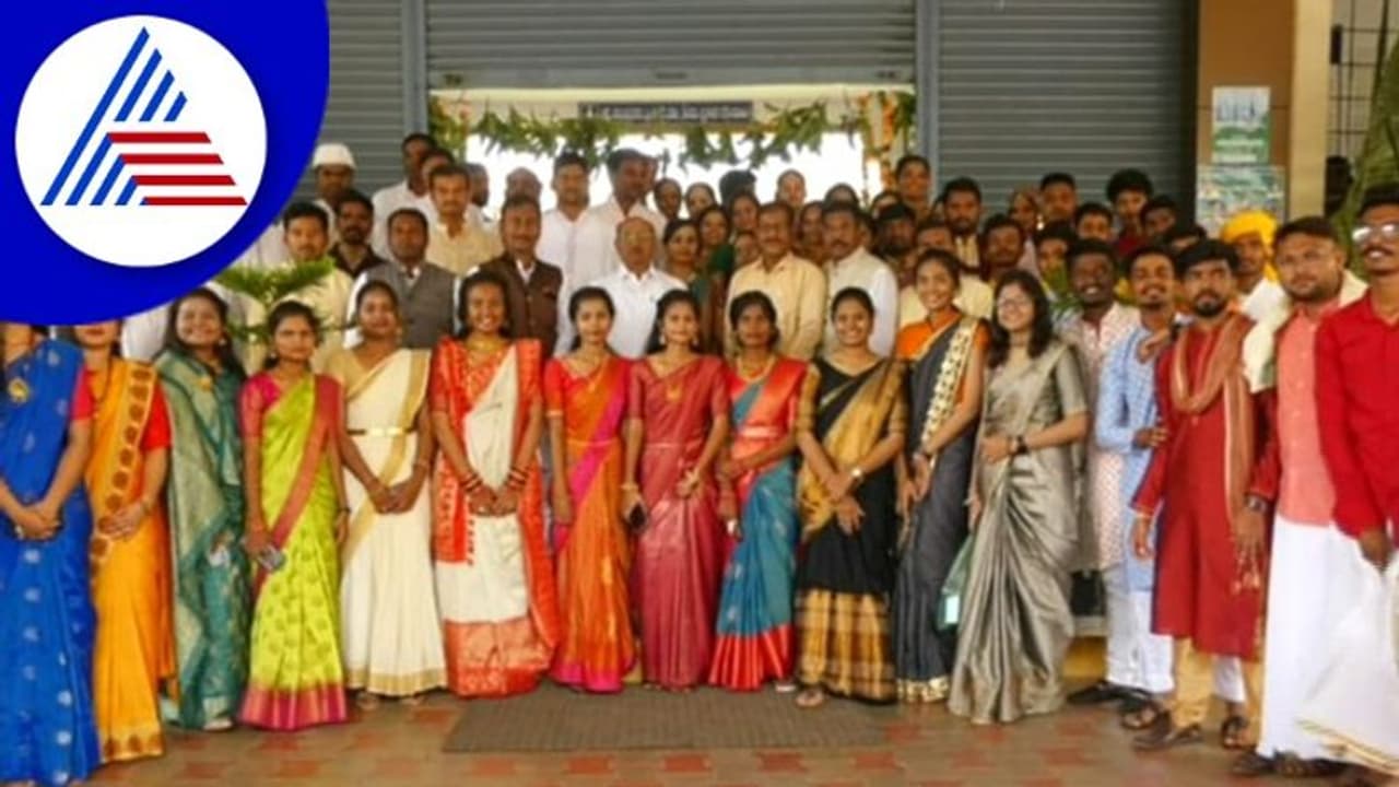 Bagalkote; ಇಳಕಲ್ ಸೀರೆಯಲ್ಲಿ ಎತ್ತಿನ ಬಂಡಿ ಏರಿದ ಕಾಲೇಜ್​ ಹುಡುಗೀರು, ಧೋತಿಯಲ್ಲಿ ಮಿಂಚಿದ ಹುಡುಗ್ರು 