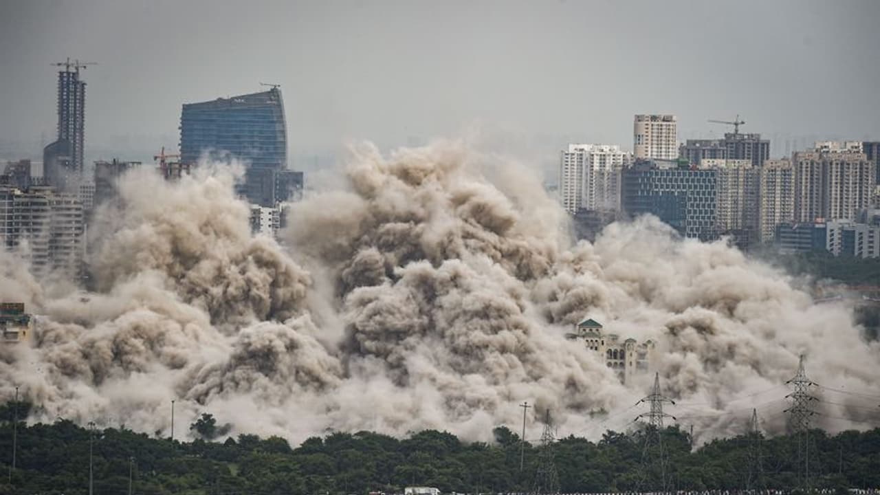 ట్విన్ టవర్స్ కూల్చడానికి డెడ్‌‌లైన్.. గాఢ నిద్రలో మైమరిచి పడుకున్న స్థానికుడు.. చివరకు ఏం జరిగిందంటే?