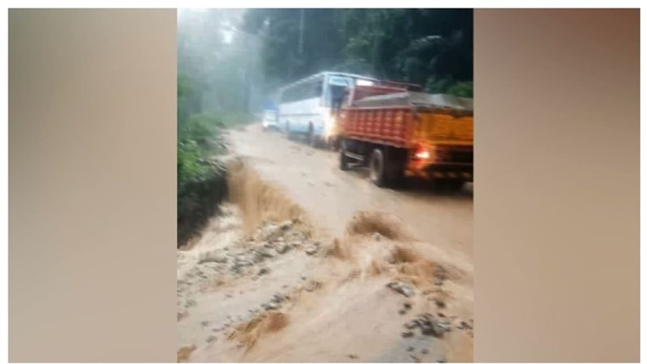 കണ്ണൂര്‍ ഏലപ്പീടികയില്‍ ഉരുള്‍പൊട്ടല്‍; നെടുമ്പോയിൽ ചുരത്തിൽ വീണ്ടും മലവെള്ളപ്പാച്ചിൽ, ജാഗ്രതാ മുന്നറിയിപ്പ്