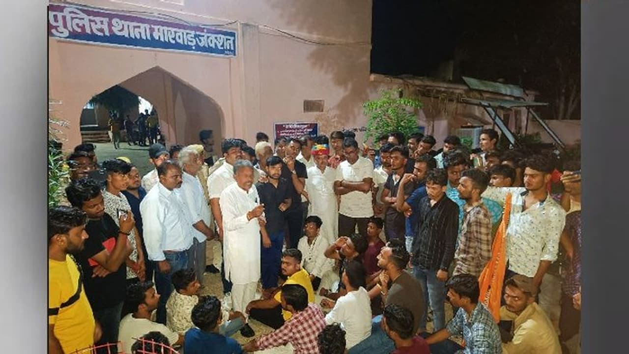 राजस्थान में छात्र संघ चुनाव में पाकिस्तान की एंट्री, जीत के जश्न में लगे देश विरोधी नारे...जमकर हुआ बवाल राजस्थान में छात्र संघ चुनाव में पाकिस्तान की एंट्री, जीत के जश्न में लगे देश विरोधी नारे...जमकर हुआ बवाल