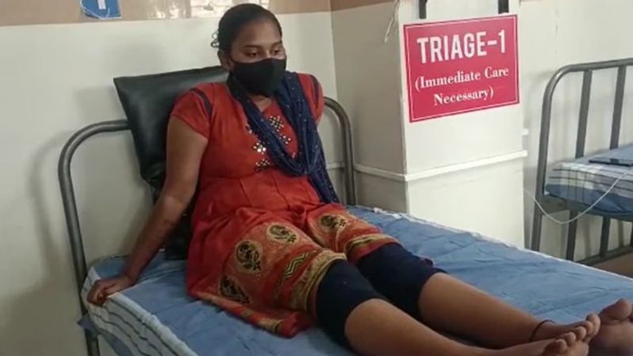 అధ్యాపకురాలి వికృత చేష్టాలు.. చచ్చుబడిపోయిన విద్యార్థిని కాళ్లు.. అసలేం జరిగిందంటే.. అధ్యాపకురాలి వికృత చేష్టాలు.. చచ్చుబడిపోయిన విద్యార్థిని కాళ్లు.. అసలేం జరిగిందంటే..