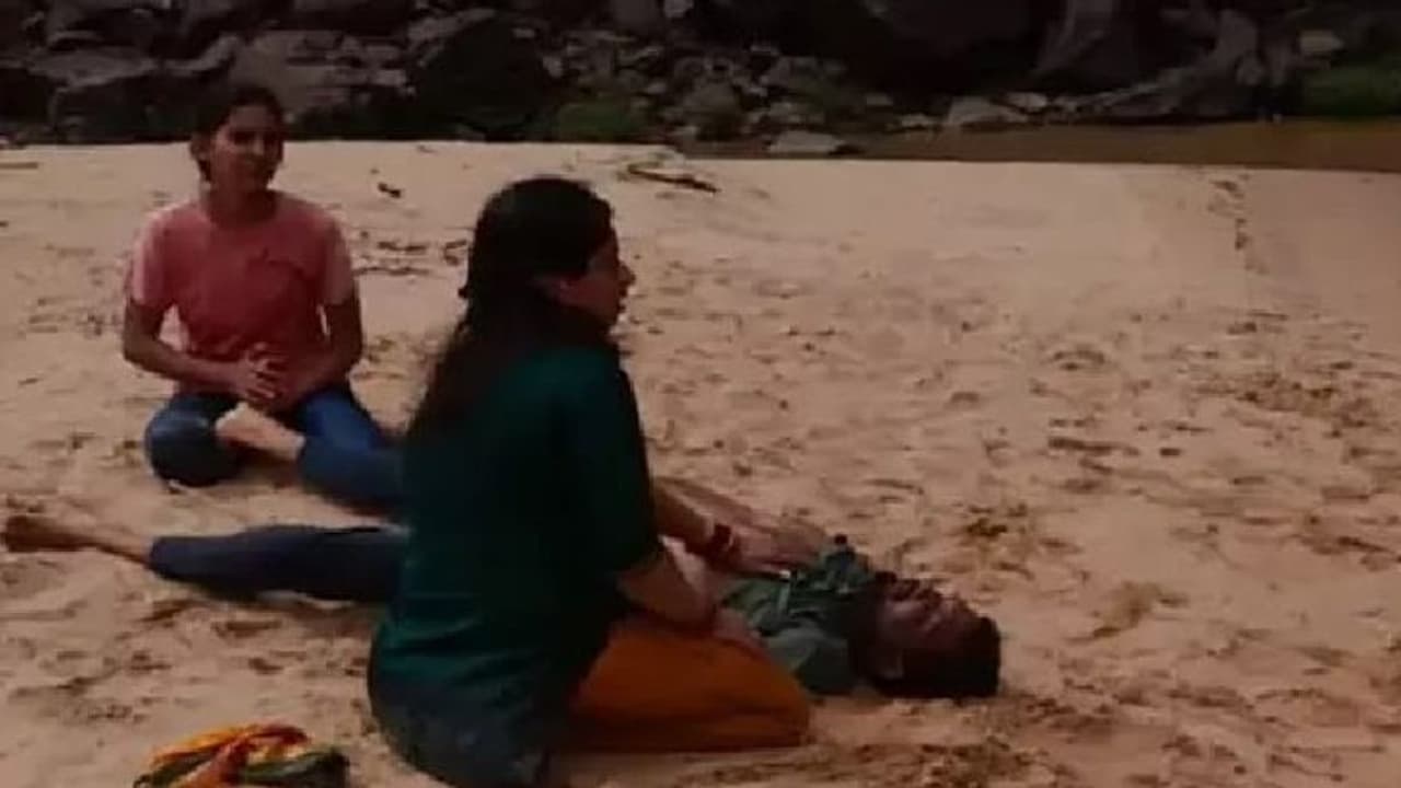 मध्य प्रदेश के एक ही परिवार के 7 लोग डूबे: संडे पिकनिक मनाने गईं महिलाएं लाश गोद में रख चीखती रहीं मध्य प्रदेश के एक ही परिवार के 7 लोग डूबे: संडे पिकनिक मनाने गईं महिलाएं लाश गोद में रख चीखती रहीं