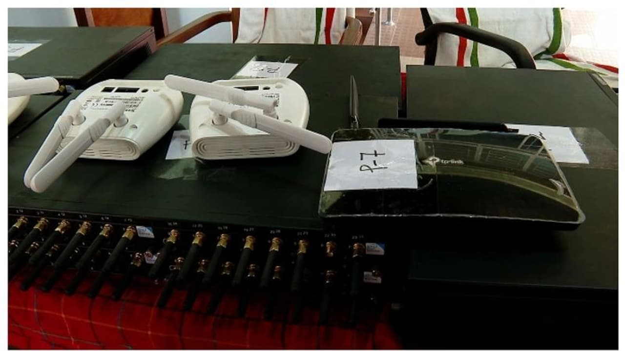 രാജ്യമൊട്ടാകെ ഒളിച്ചുതാമസിച്ചു, കല്പ്പറ്റയില്വെച്ച് പിടിവീണു, സമാന്തര ടെലിഫോൺ എക്സ്ചേഞ്ച് കേസില് അറസ്റ്റ് രാജ്യമൊട്ടാകെ ഒളിച്ചുതാമസിച്ചു, കല്പ്പറ്റയില്വെച്ച് പിടിവീണു, സമാന്തര ടെലിഫോൺ എക്സ്ചേഞ്ച് കേസില് അറസ്റ്റ്