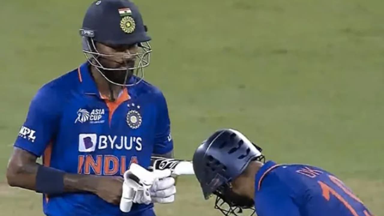 ಇಂಗ್ಲೆಂಡ್ ಆಲ್ರೌಂಡರ್ ಜತೆ ಹಾರ್ದಿಕ್ ಪಾಂಡ್ಯ ಹೋಲಿಕೆ ಸಾಧ್ಯವೇ ಇಲ್ಲವೆಂದ ಪಾಕ್ ಮಾಜಿ ಕ್ರಿಕೆಟಿಗ..! ಇಂಗ್ಲೆಂಡ್ ಆಲ್ರೌಂಡರ್ ಜತೆ ಹಾರ್ದಿಕ್ ಪಾಂಡ್ಯ ಹೋಲಿಕೆ ಸಾಧ್ಯವೇ ಇಲ್ಲವೆಂದ ಪಾಕ್ ಮಾಜಿ ಕ್ರಿಕೆಟಿಗ..!