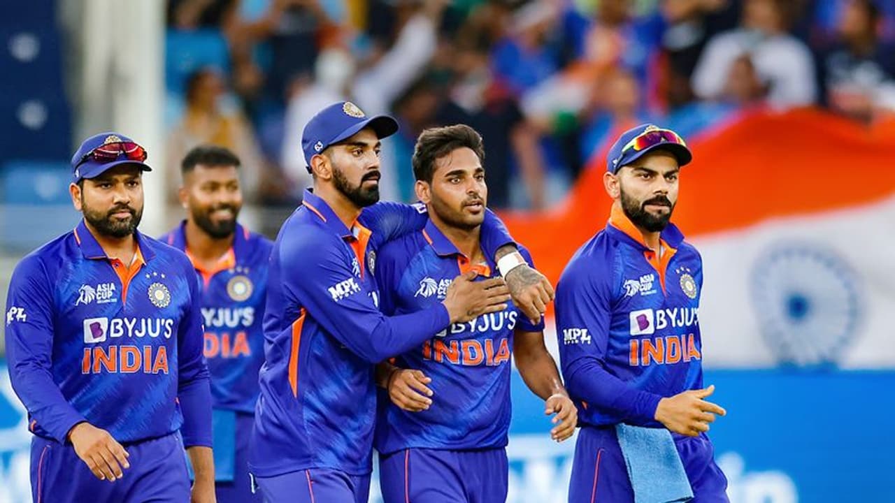 Ind vs Pak: सर जडेजा झुकेगा नहीं...तू तो देवता निकला रे...जानें कैसे कैसे कमेंट्स ने लगाई सोशल मीडिया पर आग