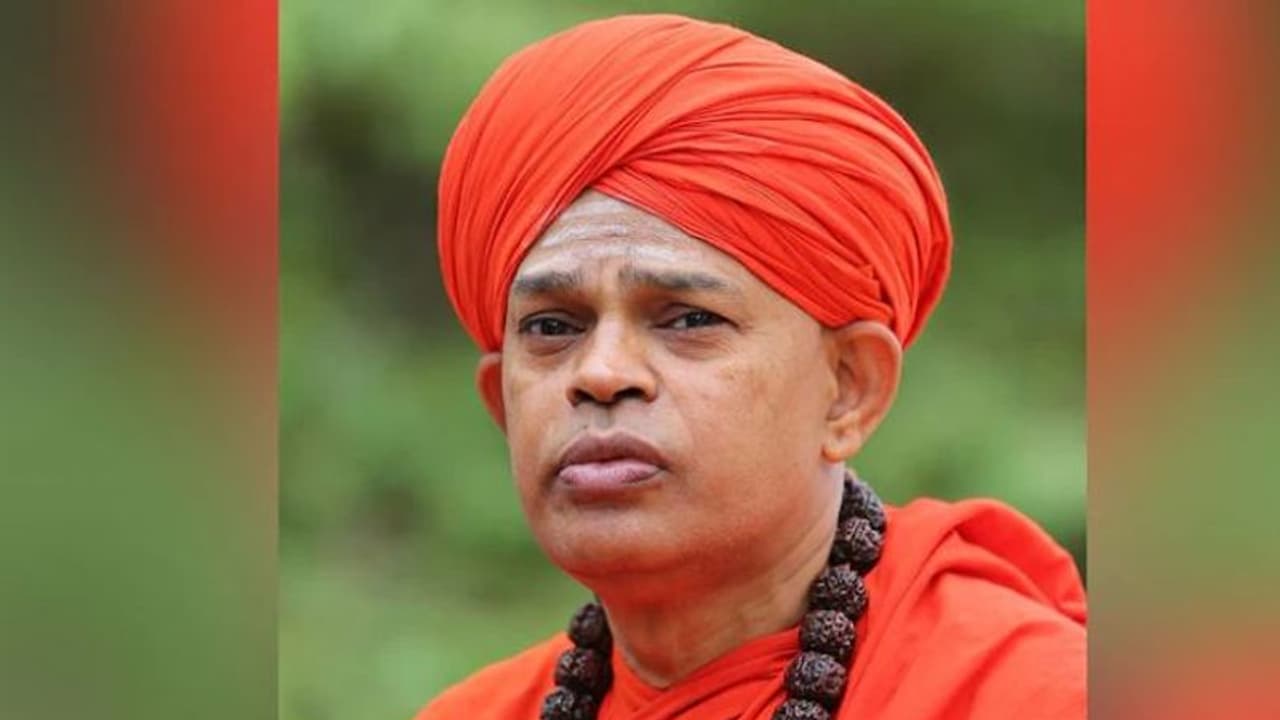 మైనర్ బాలికలపై లైంగిక వేధింపులు.. లింగాయత్ మఠాధిపతి అరెస్ట్.. మైనర్ బాలికలపై లైంగిక వేధింపులు.. లింగాయత్ మఠాధిపతి అరెస్ట్..