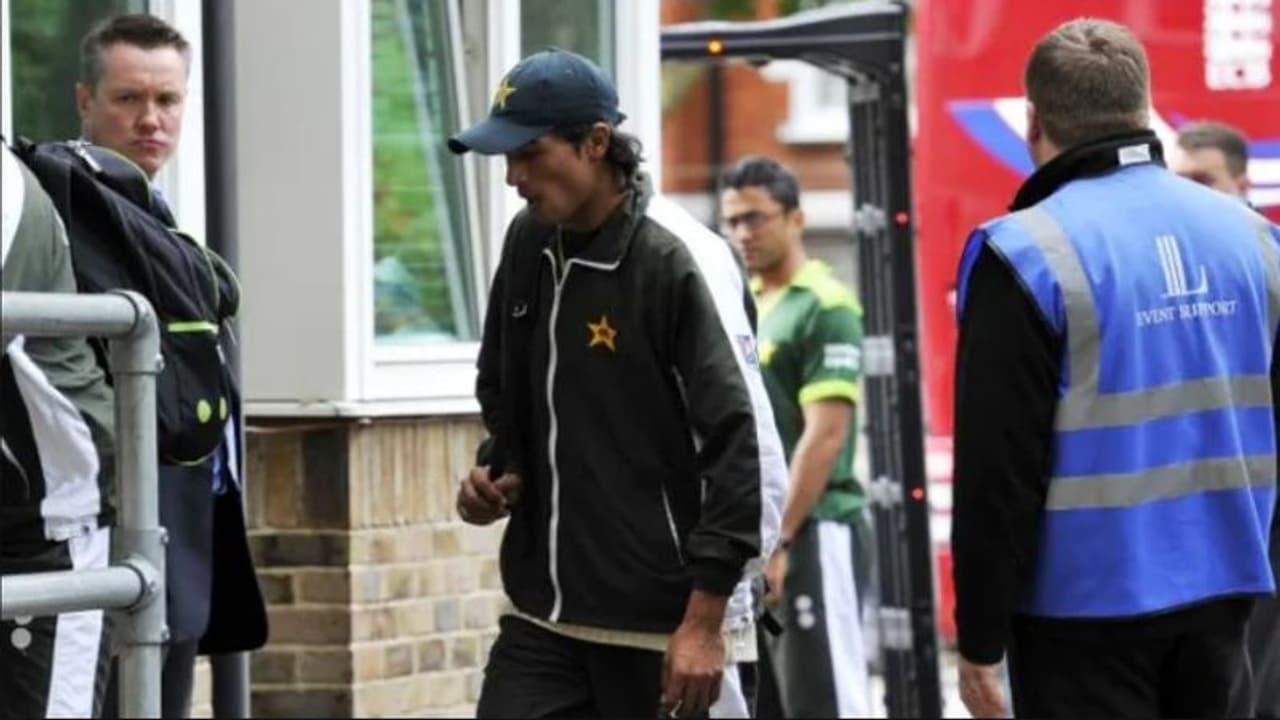 आज के दिन 12 साल पहले: स्पॉट फिक्सिंग कांड ने हिला दी थी क्रिकेट की दुनिया, इन खिलाड़ियों ने बेच दिया ईमान आज के दिन 12 साल पहले: स्पॉट फिक्सिंग कांड ने हिला दी थी क्रिकेट की दुनिया, इन खिलाड़ियों ने बेच दिया ईमान