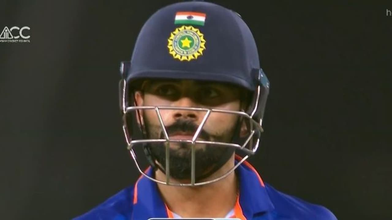 കിംഗ് ആണെന്ന് പറഞ്ഞിട്ട് കാര്യമില്ല; ലങ്കയ്ക്കെതിരെ വിരാട് കോലിയുടെ പേരിലൊരു നാണക്കേട് കിംഗ് ആണെന്ന് പറഞ്ഞിട്ട് കാര്യമില്ല; ലങ്കയ്ക്കെതിരെ വിരാട് കോലിയുടെ പേരിലൊരു നാണക്കേട്