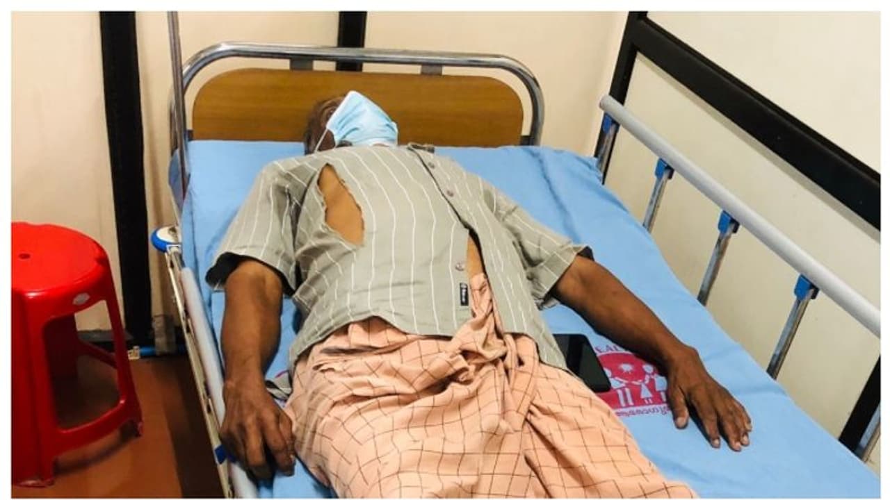  കിറ്റ് നല്‍കിയില്ലെന്ന് ആരോപിച്ച് റേഷൻ വ്യാപാരിക്ക് മർദ്ദനം, പ്രതിഷേധം, കീഴ്മാട്ടിലെ റേഷന്‍ കടകള്‍ അടച്ചിടും