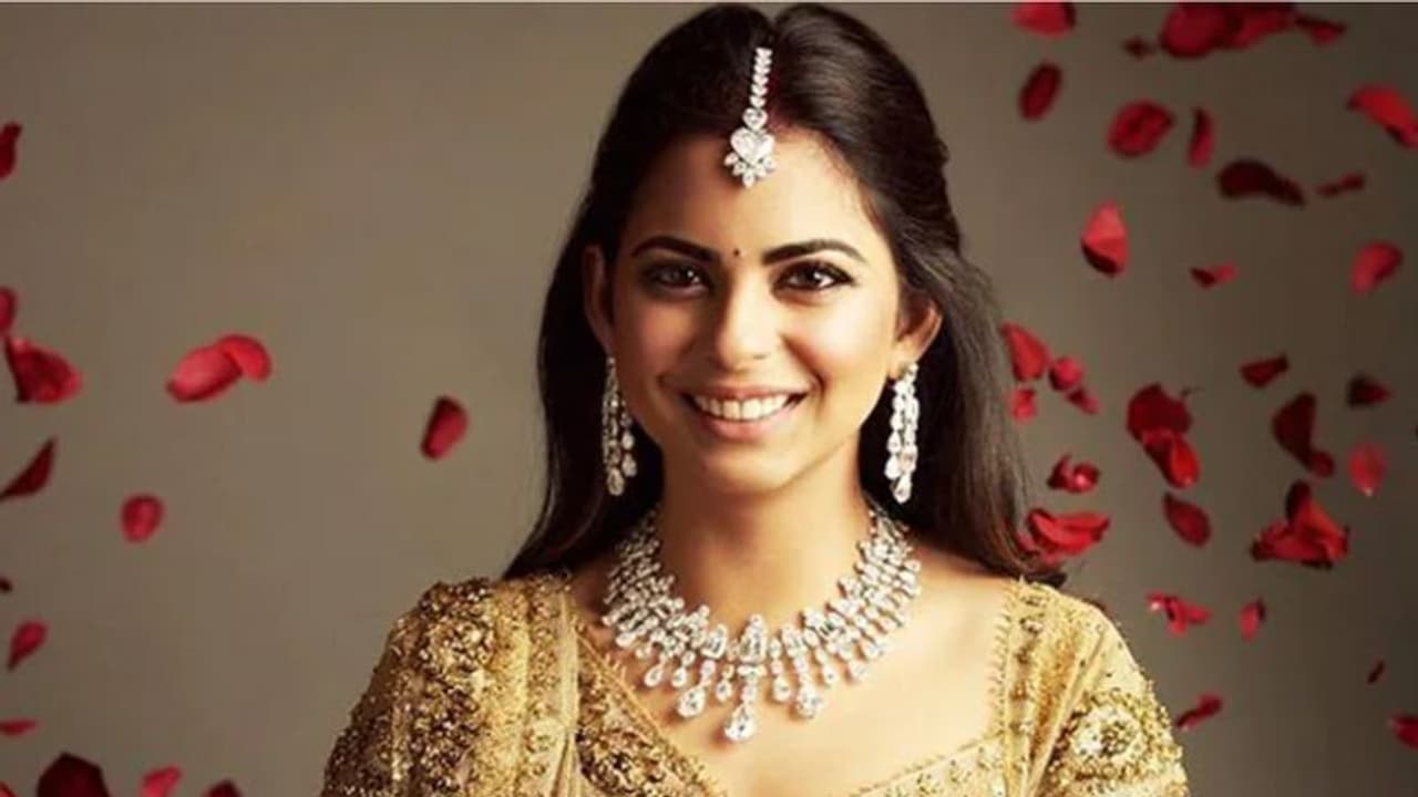 റിലയന്സ് റീട്ടെയില് ഗ്രൂപ്പിനെ ഇനി ഇഷ നയിക്കും, ഒപ്പം വമ്പൻ പ്രഖ്യാപനങ്ങളും... റിലയന്സ് റീട്ടെയില് ഗ്രൂപ്പിനെ ഇനി ഇഷ നയിക്കും, ഒപ്പം വമ്പൻ പ്രഖ്യാപനങ്ങളും...