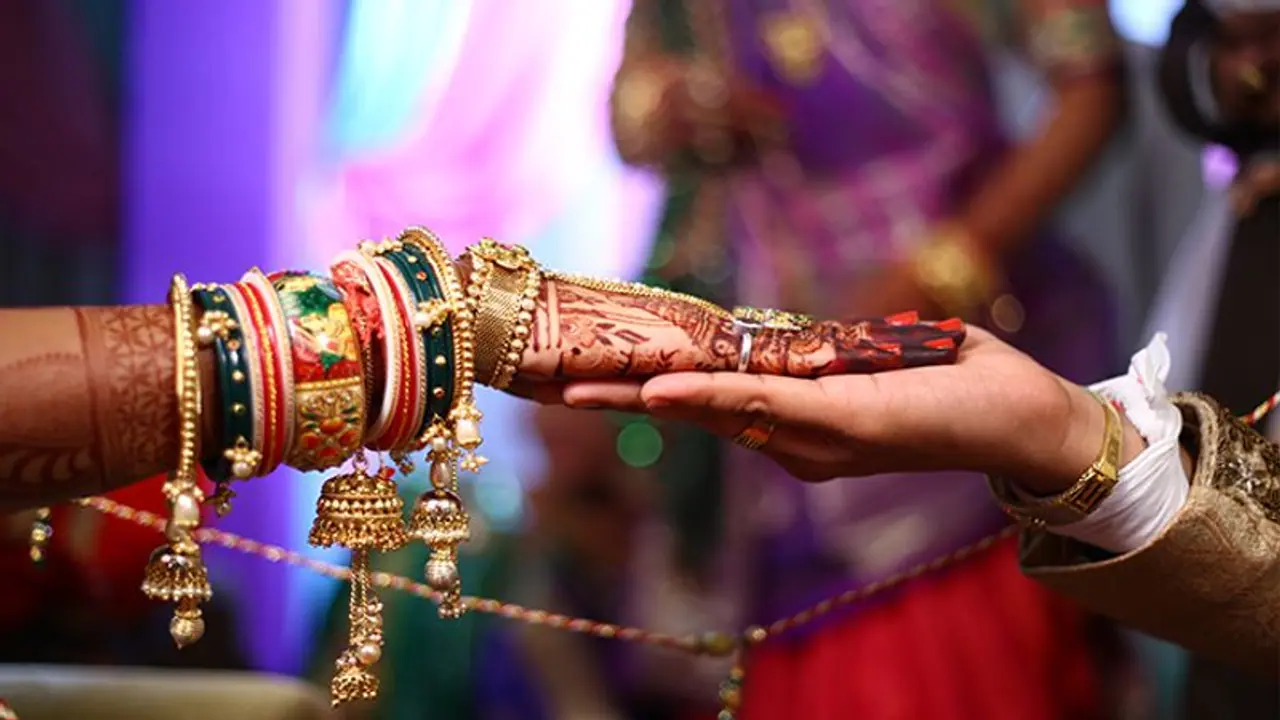 Hartalika Teej Upay: नहीं हो रहा है विवाह या पति पत्नी में नहीं बनती तो 30 अगस्त को करें ये उपाय Hartalika Teej Upay: नहीं हो रहा है विवाह या पति पत्नी में नहीं बनती तो 30 अगस्त को करें ये उपाय