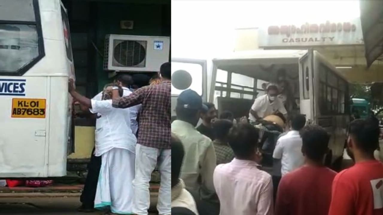 ആംബുലൻസിന്റെ വാതിൽ തുറക്കാനായില്ല, സമയത്ത് ആശുപത്രിയിലെത്തിച്ചിട്ടും രോഗി മരിച്ചു