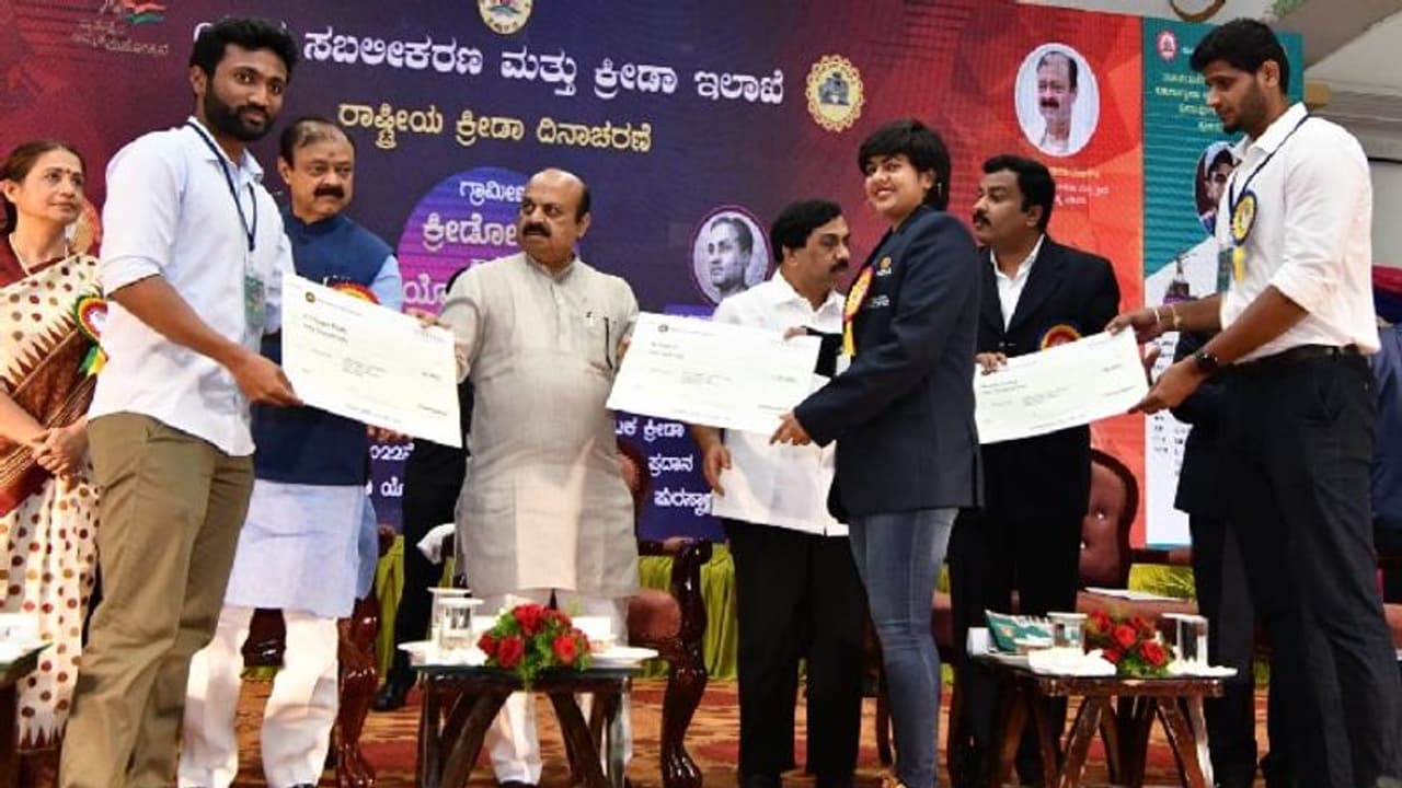 ರಾಜ್ಯದ ಕ್ರೀಡಾ ಸಾಧಕರಿಗೆ ಏಕಲವ್ಯ, ಕ್ರೀಡಾರತ್ನ ಪ್ರಶಸ್ತಿ ಪ್ರದಾನ