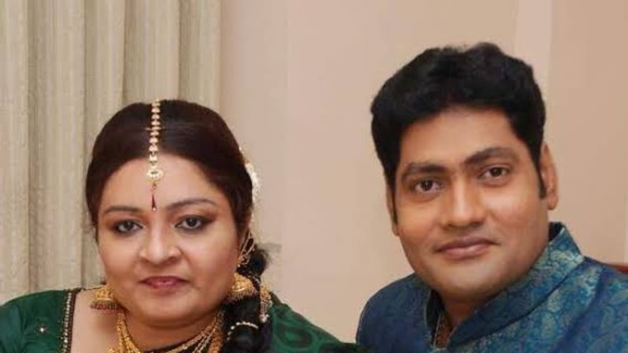 டைவர்ஸ் கேட்டு டார்ச்சரா..? ப்ளாக் மெயில் பன்னுகிறேனா..? தீபாவின் புகாருக்கு திடீர் விளக்கம் அளித்த மாதவன் டைவர்ஸ் கேட்டு டார்ச்சரா..? ப்ளாக் மெயில் பன்னுகிறேனா..? தீபாவின் புகாருக்கு திடீர் விளக்கம் அளித்த மாதவன்