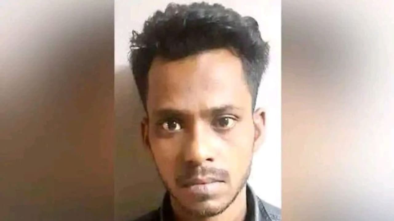 മലപ്പുറത്ത് പ്രായപൂര്ത്തിയാകാത്ത പെണ്കുട്ടിയെ തട്ടിക്കൊണ്ടുപോയി പീഡിപ്പിച്ചു; യുവാവ് പിടിയില് മലപ്പുറത്ത് പ്രായപൂര്ത്തിയാകാത്ത പെണ്കുട്ടിയെ തട്ടിക്കൊണ്ടുപോയി പീഡിപ്പിച്ചു; യുവാവ് പിടിയില്