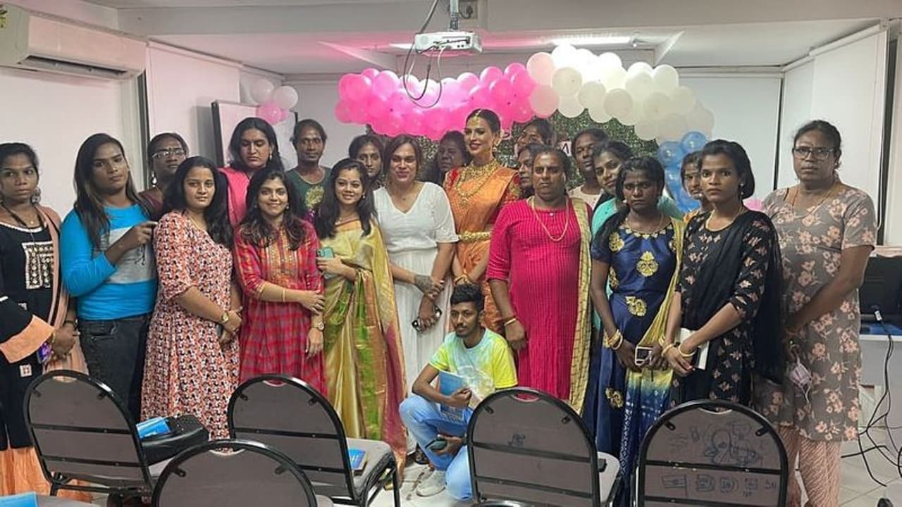 அத விட பெரிய சந்தோஷம் வேற எதுவும் இல்ல! திருநங்கைகளுக்காக அனிதா சம்பத் எடுத்த முயற்சி! குவியும் பாராட்டுக்கள்!