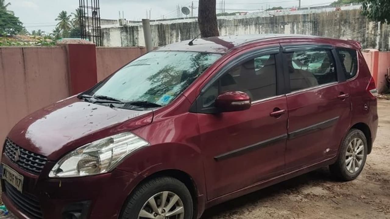 ಮೊದಲ ಪತಿಯ ಹತ್ಯೆಗೆ 2ನೇ ಗಂಡನಿಂದ ಕಿಡ್ನಾಪ್ ಮಾಡಿಸಿದ ಪತ್ನಿ, ಕಾರು ಕೈಕೊಟ್ಟು ಲಾಕ್ ! ಮೊದಲ ಪತಿಯ ಹತ್ಯೆಗೆ 2ನೇ ಗಂಡನಿಂದ ಕಿಡ್ನಾಪ್ ಮಾಡಿಸಿದ ಪತ್ನಿ, ಕಾರು ಕೈಕೊಟ್ಟು ಲಾಕ್ !