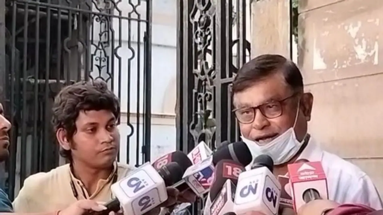 বহাল তবিয়তে মানিক, যোগ দিলেন বিধানসভার স্ট্যান্ডিং কমিটির বৈঠকেও