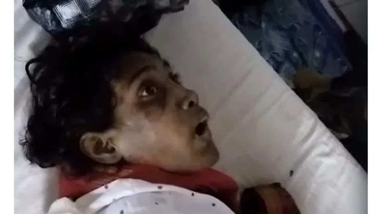 ಬಿಜೆಪಿ ನಾಯಕಿ ಮನೆಯಲ್ಲಿ 8 ವರ್ಷಗಳ ಕಾಲ 'ಬಂಧಿ'ಯಾಗಿದ್ದ ಕೆಲಸದಾಕೆ..! ಬಿಜೆಪಿ ನಾಯಕಿ ಮನೆಯಲ್ಲಿ 8 ವರ್ಷಗಳ ಕಾಲ 'ಬಂಧಿ'ಯಾಗಿದ್ದ ಕೆಲಸದಾಕೆ..!