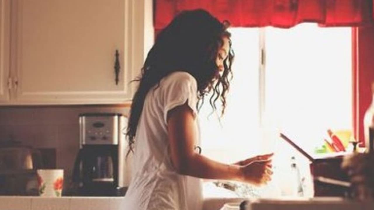 രാവിലെ ഉണര്‍ന്നയുടൻ കാപ്പിക്കും ചായയ്ക്കും പകരം ഇത് കഴിച്ചുനോക്കൂ...