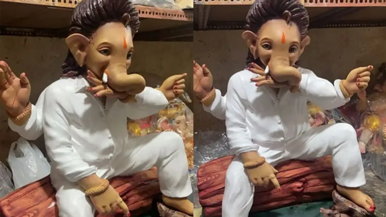 Ganesh Utsav पर पुष्पा राज के स्वैग में गणपति बप्पा, वायरल फोटोज देख फैन्स क्रेजी Ganesh Utsav पर पुष्पा राज के स्वैग में गणपति बप्पा, वायरल फोटोज देख फैन्स क्रेजी