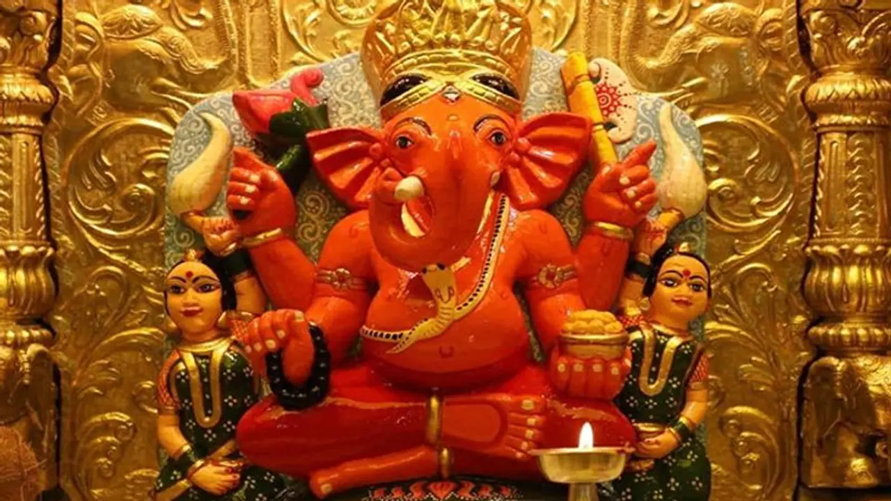 Ganesh Chaturthi 2022: गणेश चतुर्थी के मौके पर घर बैठे करें मुंबई के सिद्धिविनायक के लाइव दर्शन Ganesh Chaturthi 2022: गणेश चतुर्थी के मौके पर घर बैठे करें मुंबई के सिद्धिविनायक के लाइव दर्शन
